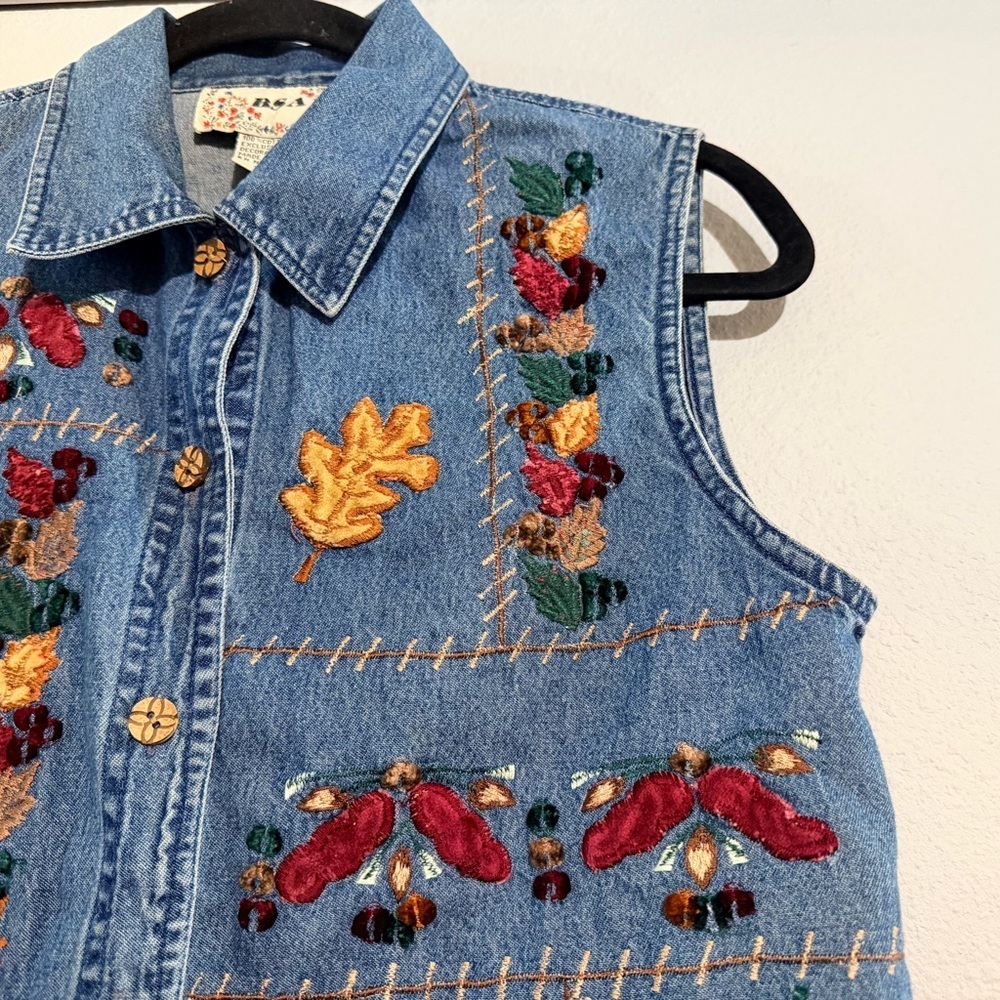 Vtg Embroidered Button Front Denim Vest Medium Leaves Patchwork Velvet Fall - Picture 3 of 8